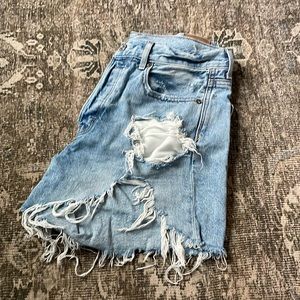American Eagle 90s boyfriend denim shorts.